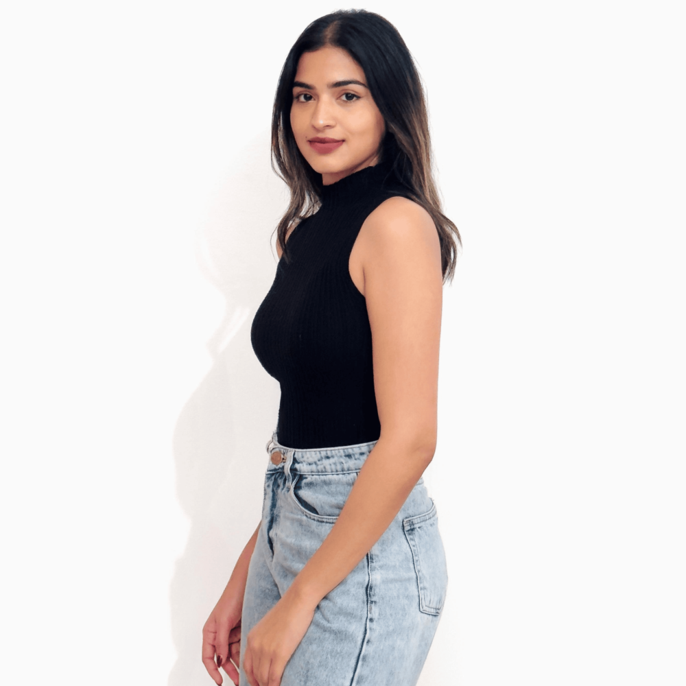 M563, female model